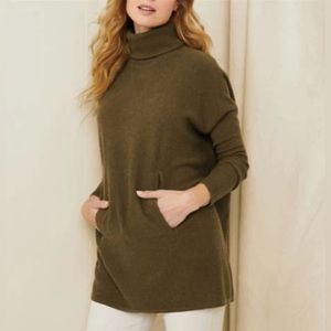 Oversized Cashmere/Wool Turtleneck Sweater